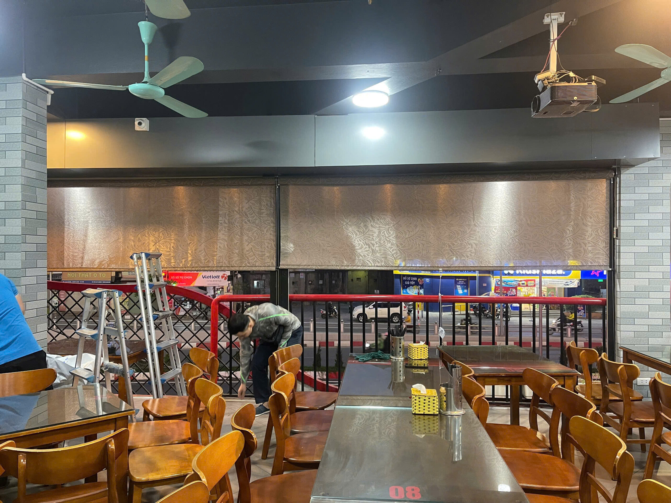 rèm cuốn lưới